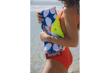 Load image into Gallery viewer, Girl Carrying a Malibu Fatboy Miasun Sun Shade on the Beach
