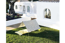 Load image into Gallery viewer, Tulum Fatboy Miasun Sun Shade Setup in the Grass
