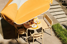 Load image into Gallery viewer, Sunbeam Fatboy Sunshady Over a Toni Tavolo Table and Chairs
