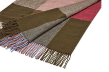 Load image into Gallery viewer, Fatboy Colour Blend Blanket - Rhubarb Close Up
